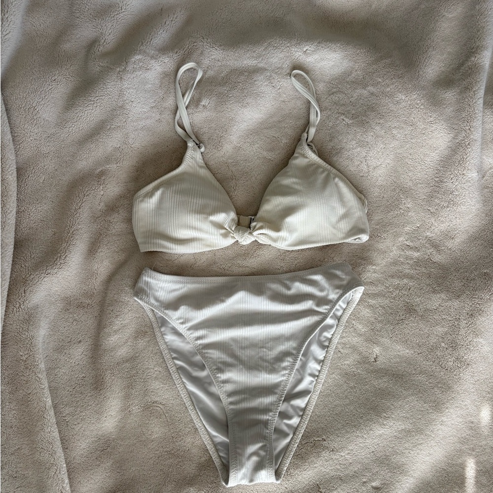 Dippin’ Daisy’s White Bikini Set